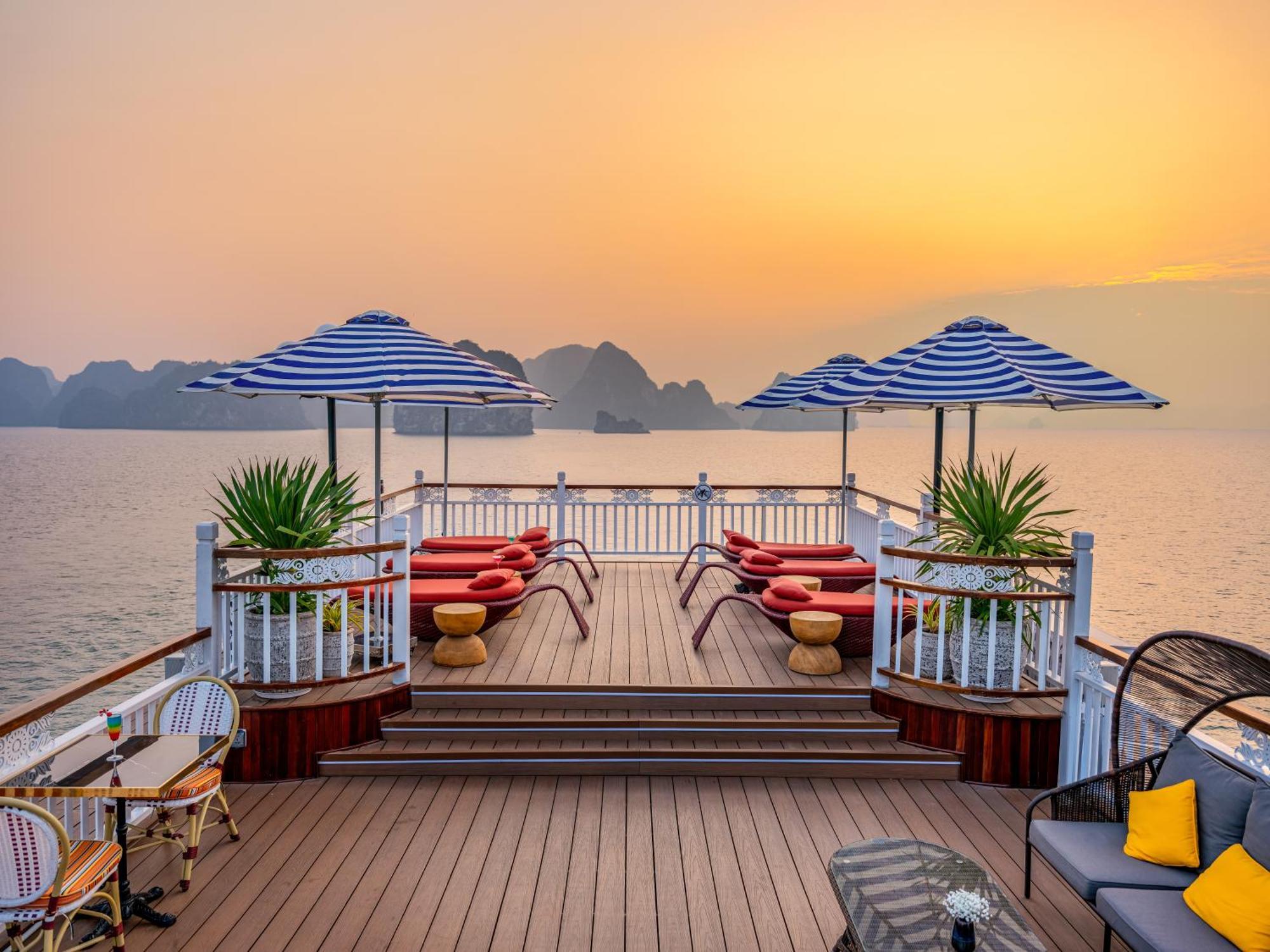 Signature Royal Halong Cruise Hạ Long Ngoại thất bức ảnh
