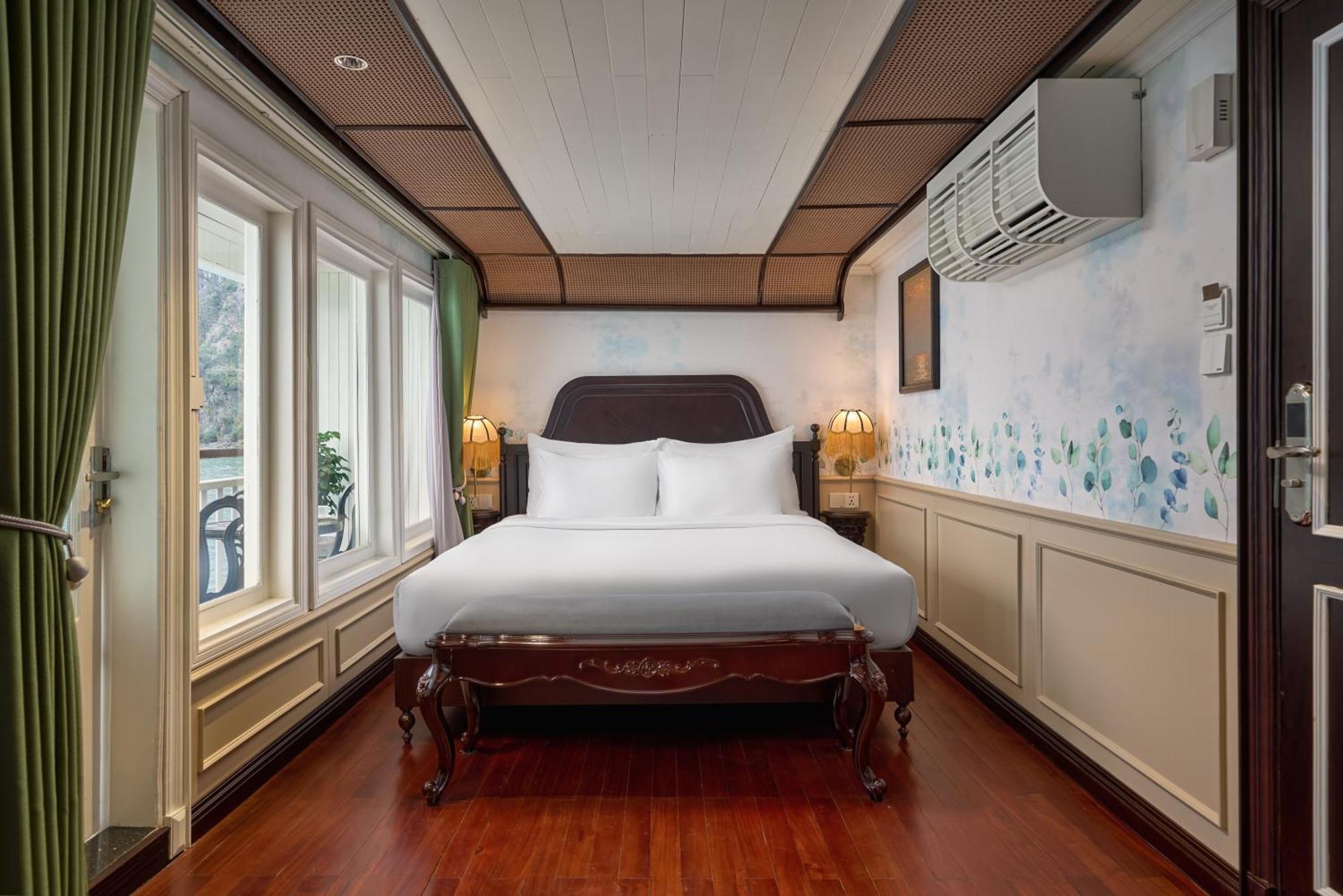 Signature Royal Halong Cruise Hạ Long Ngoại thất bức ảnh