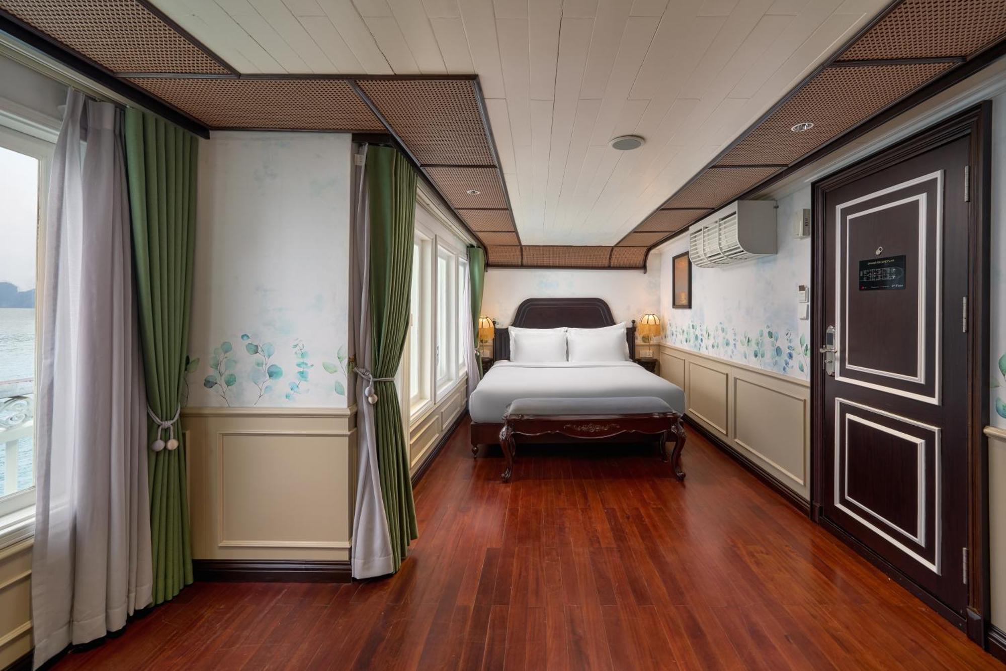 Signature Royal Halong Cruise Hạ Long Ngoại thất bức ảnh