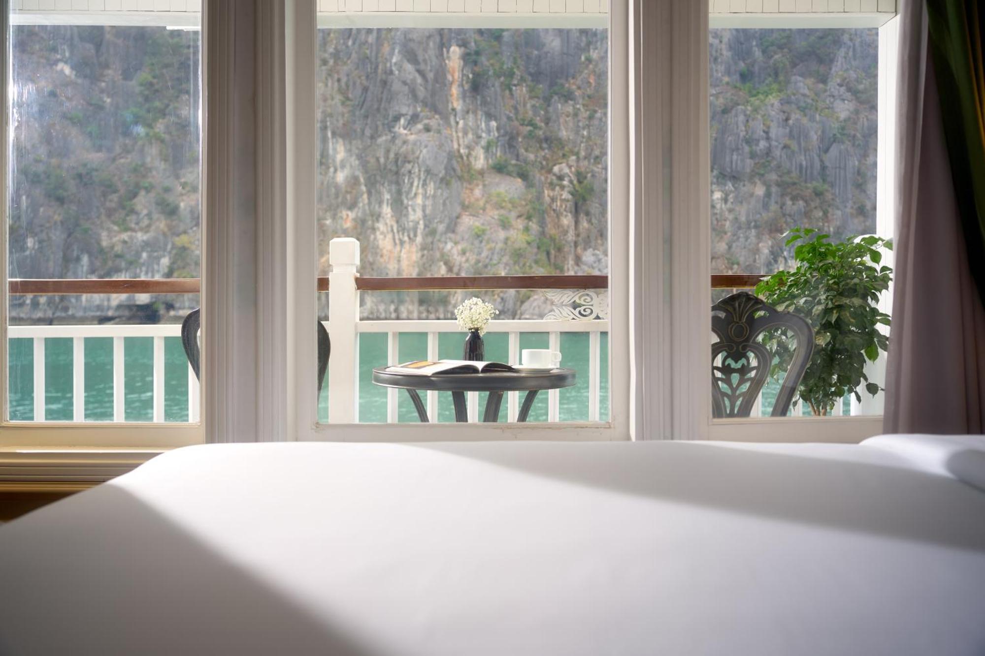 Signature Royal Halong Cruise Hạ Long Ngoại thất bức ảnh