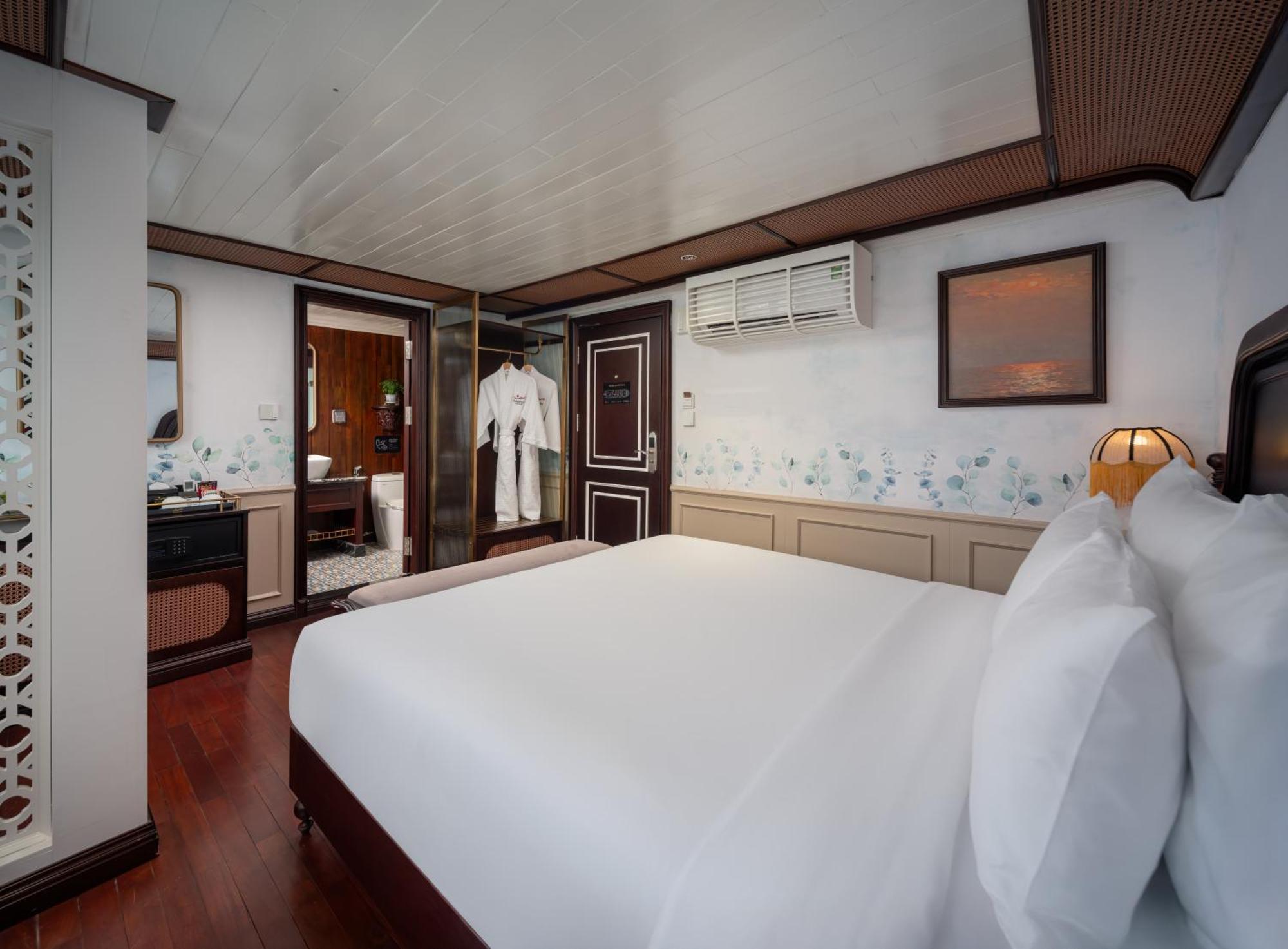 Signature Royal Halong Cruise Hạ Long Ngoại thất bức ảnh