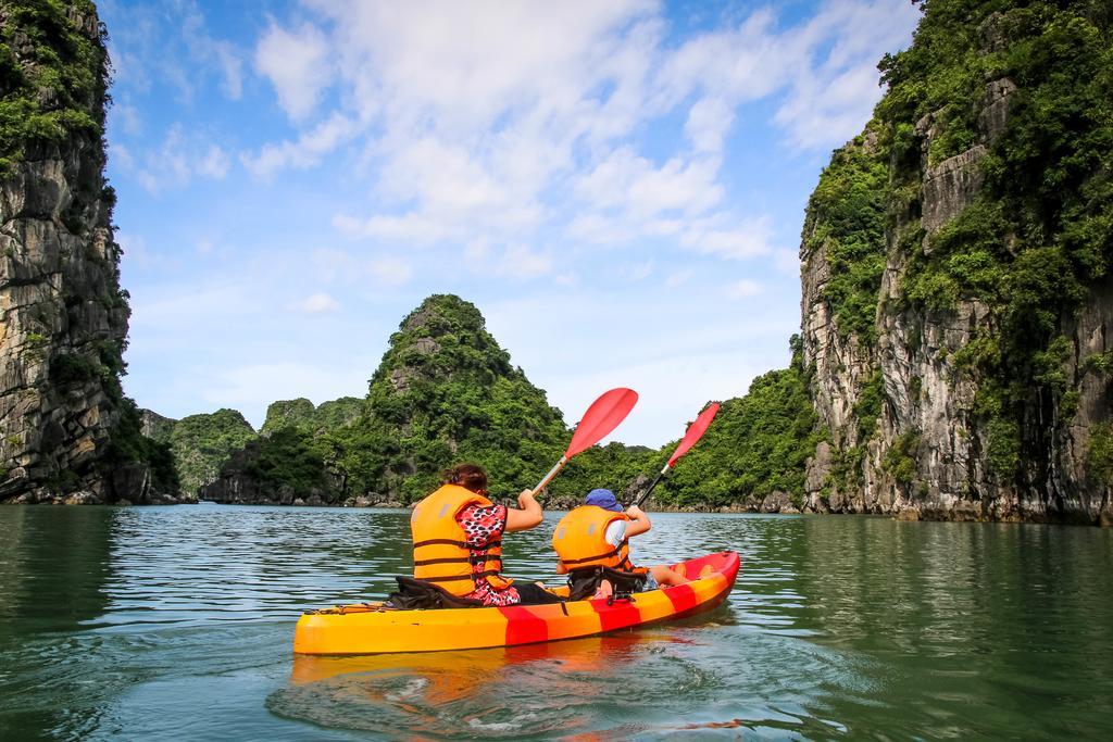 Signature Royal Halong Cruise Hạ Long Ngoại thất bức ảnh